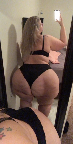 Big booty cellulite