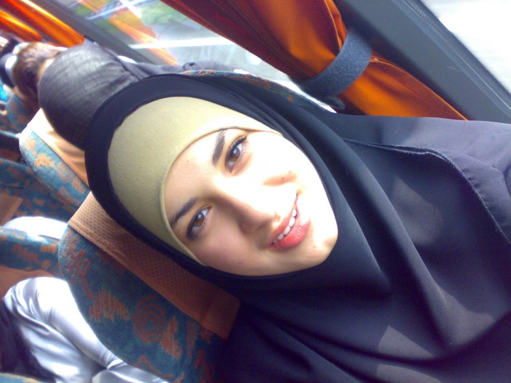 Hot hijab girl