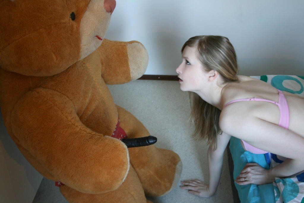 Anna sucks teddy bear