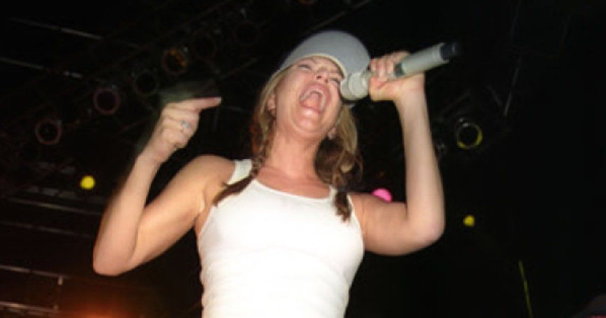 Fergie peeing herself onstage