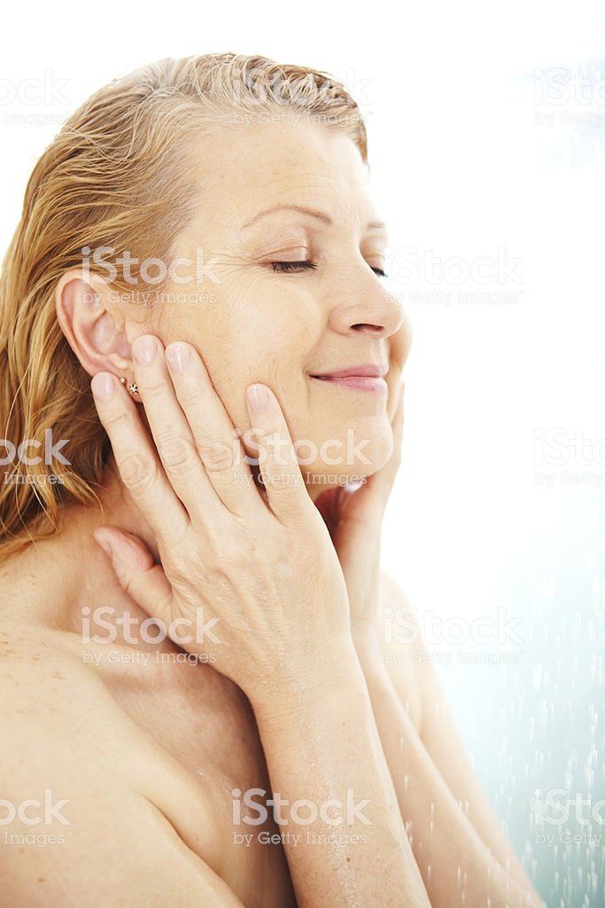 Mudskipper reccomend Mature woman taking shower