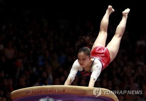 Asian lesbian gymnastics