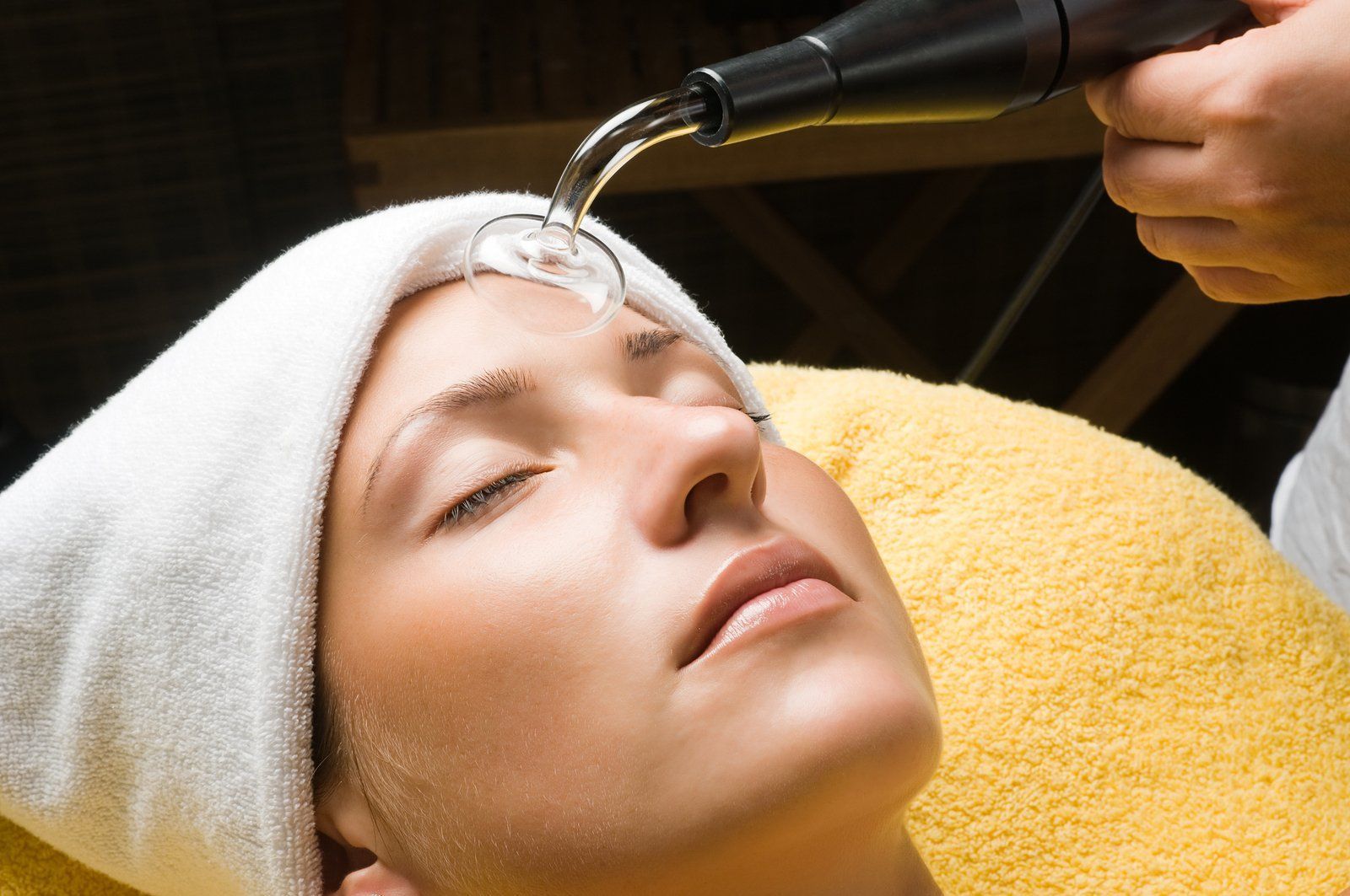 High frequency facial treatment for acne