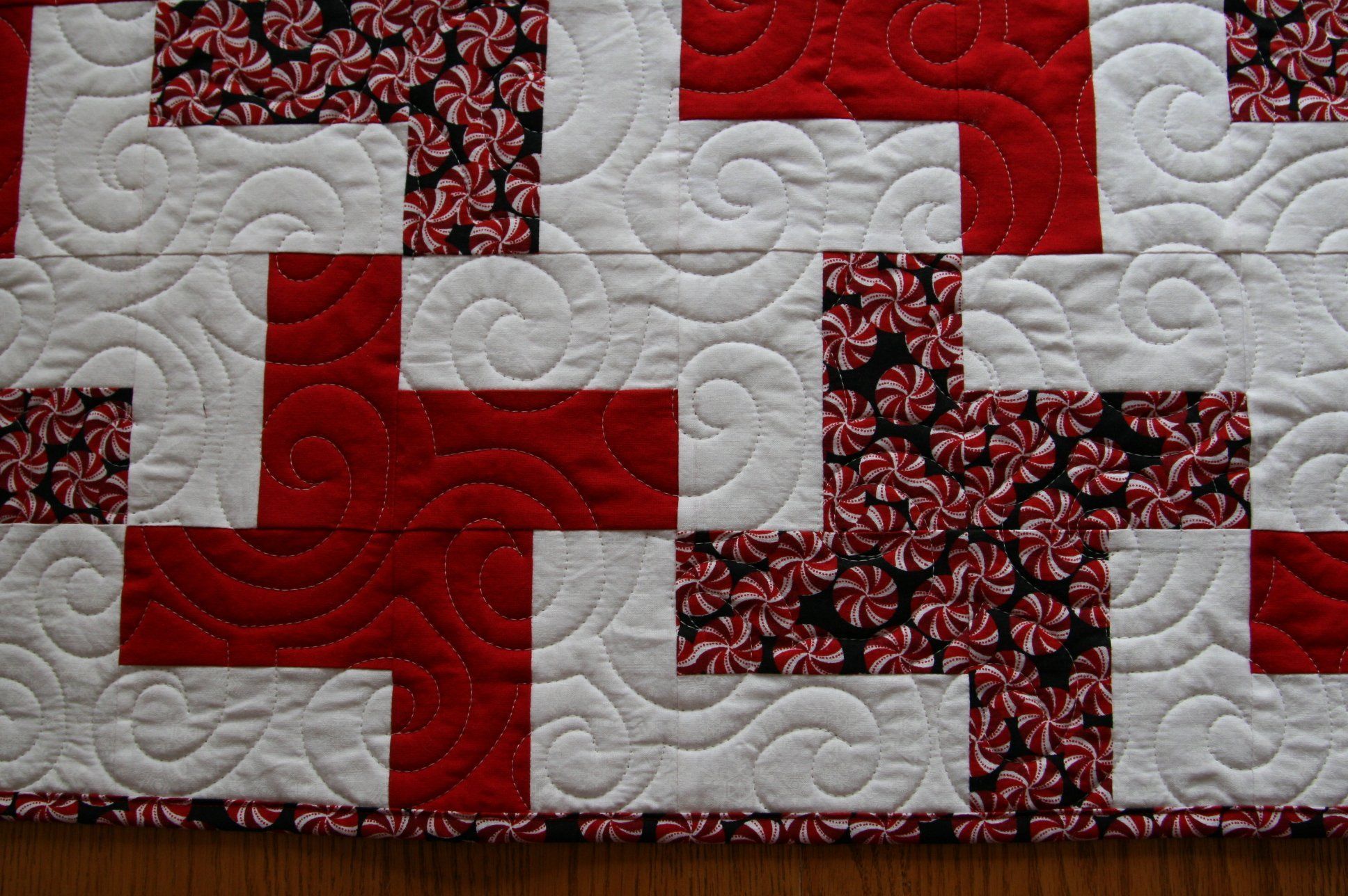 Three strip pinwheel quilt pattern