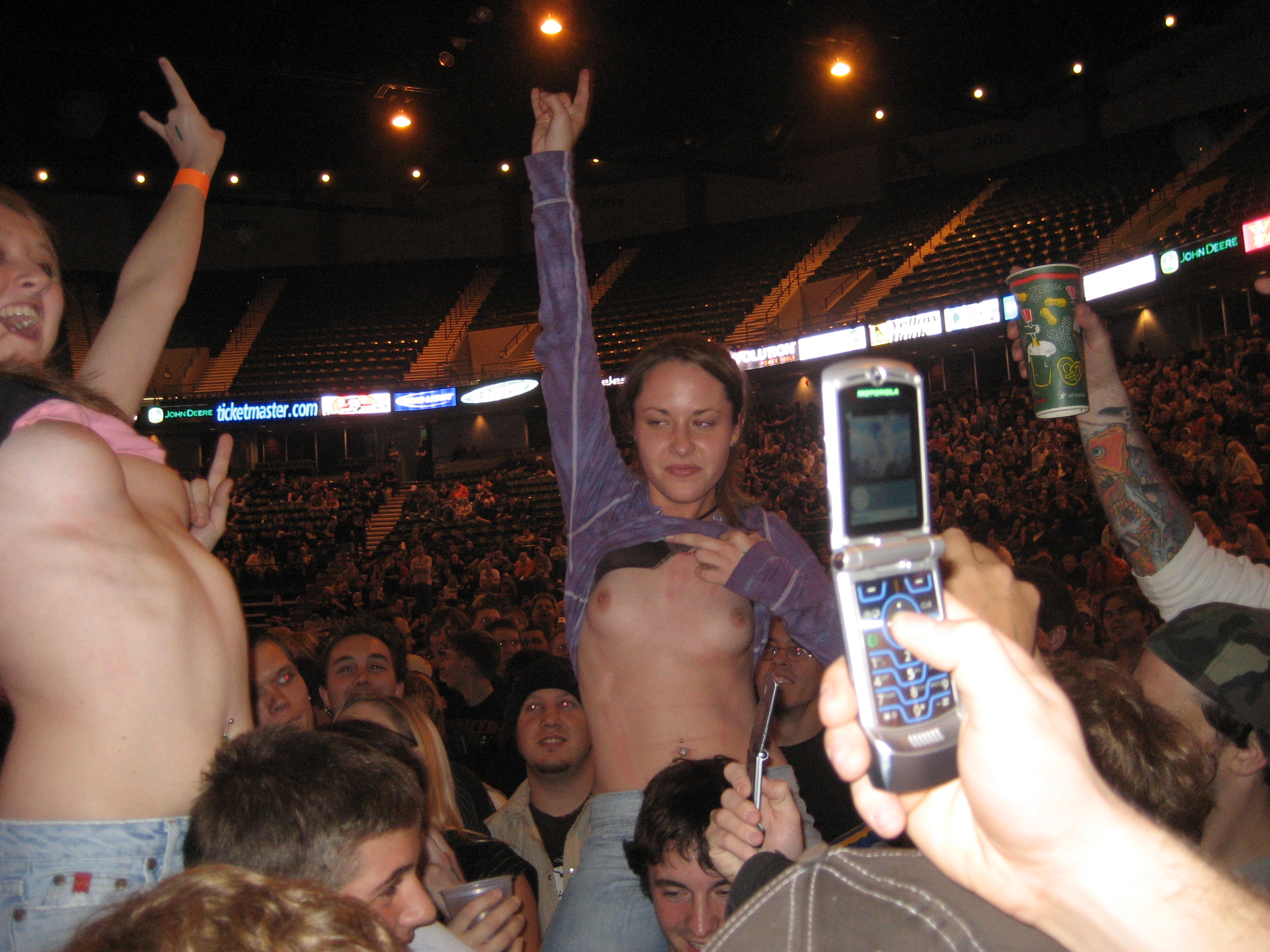 Naked boobs concerts - Real Naked Girls