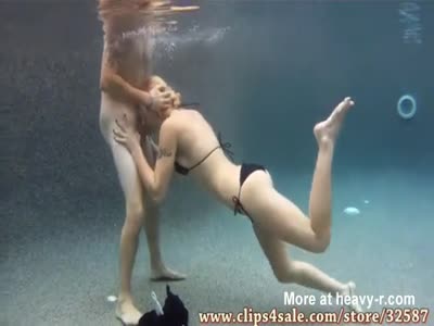 Dunking fucking underwater