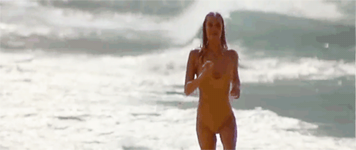 Girl gets completely naked nude beach